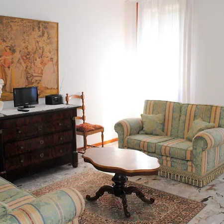 Caerano Di San Marco Sleeps 8 Air Con شقة *