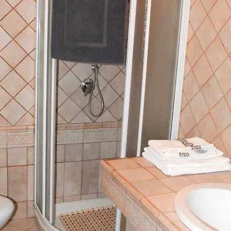 Caerano Di San Marco Sleeps 8 Air Con
